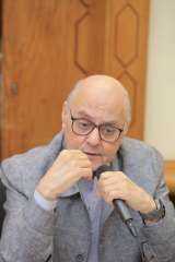حزب الغد يناقش الدعم النقدي واللاجئين والمعاشات والأحوال الشخصية في اجتماع موسع