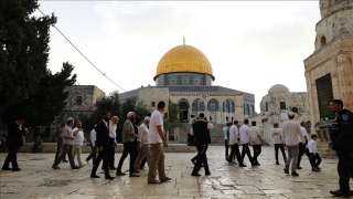 مستوطنون يقتحمون باحات المسجد الأقصى