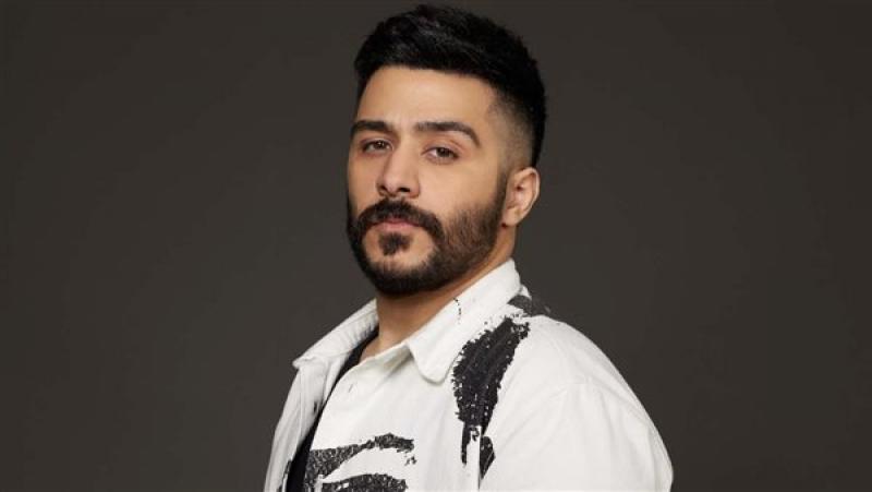 المطرب أحمد كامل