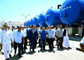 رئيس الوزراء يتفقد مجمع محطات تحلية مياه البحر بالرميلة في مطروح بطاقة 125 ألف متر مكعب يوميًا