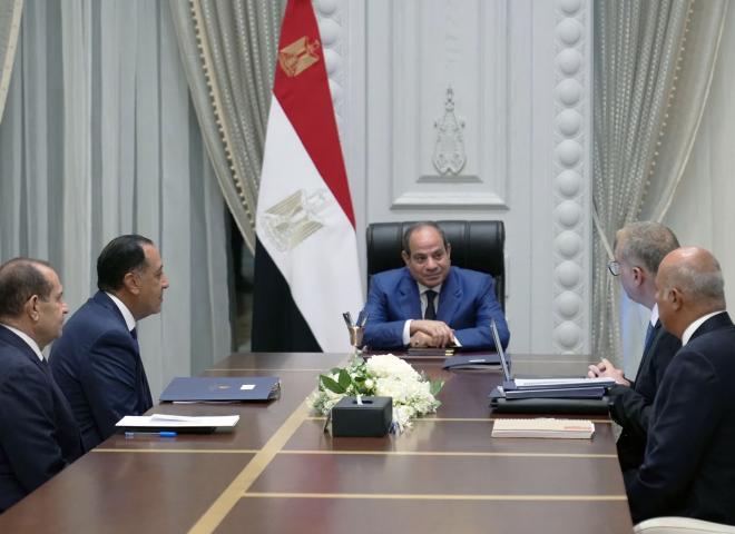 الرئيس السيسي يتابع الموقف التنفيذي لإنتاج الزيت الخام والغاز الطبيعي بمناطق البحث والاستكشاف
