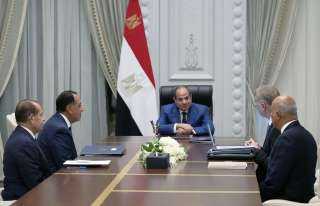 الرئيس السيسي يتابع الموقف التنفيذي لإنتاج الزيت الخام والغاز الطبيعي بمناطق البحث والاستكشاف