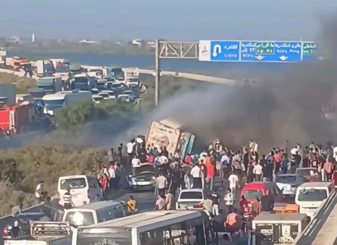 تصادم عدد من السيارات في حادث كبير بطريق مصر إسكندرية الصحراوي| صور