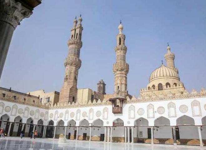 الأزهر يدين تمزيق المصحف بنيويورك.. ويؤكد: لا حرية في المساس بالمقدسات