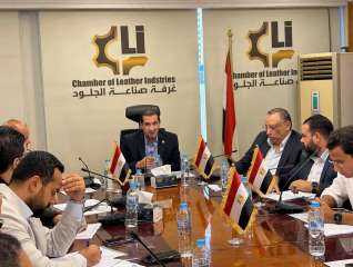 «صناعة الجلود» تبحث خطة التحرك لدعم المصانع وحماية السوق المحلية