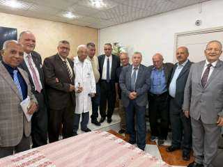 طب الأزهر يكرم أ.د. أحمد السواح تقديرًا لمسيرة حافلة بالإنجازات