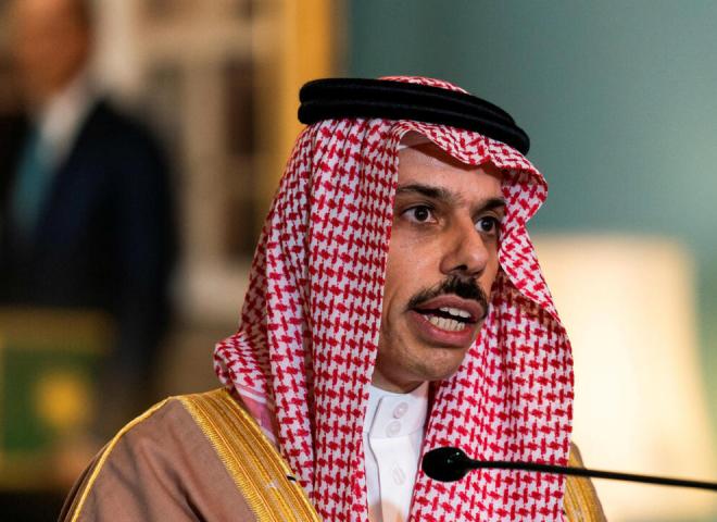 وزير الخارجية السعودي يبحث مع نظيره الإماراتي الاعتداءات الحوثية على المملكة