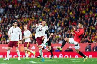 «فيفا» يغرم المنتخب الإسباني بسبب هتافات معادية للمسلمين أمام مصر